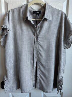 DKNY Gray Ruffle Trim Short-Sleeve Silver Striped Button-Down, Size Medium NWT